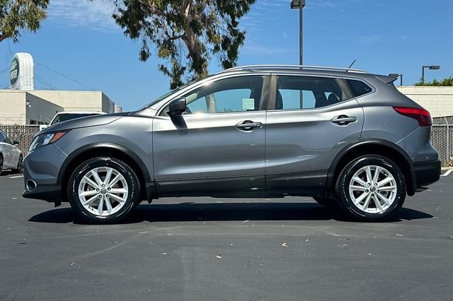 Used 2019 Gun Metallic Nissan SV image 7
