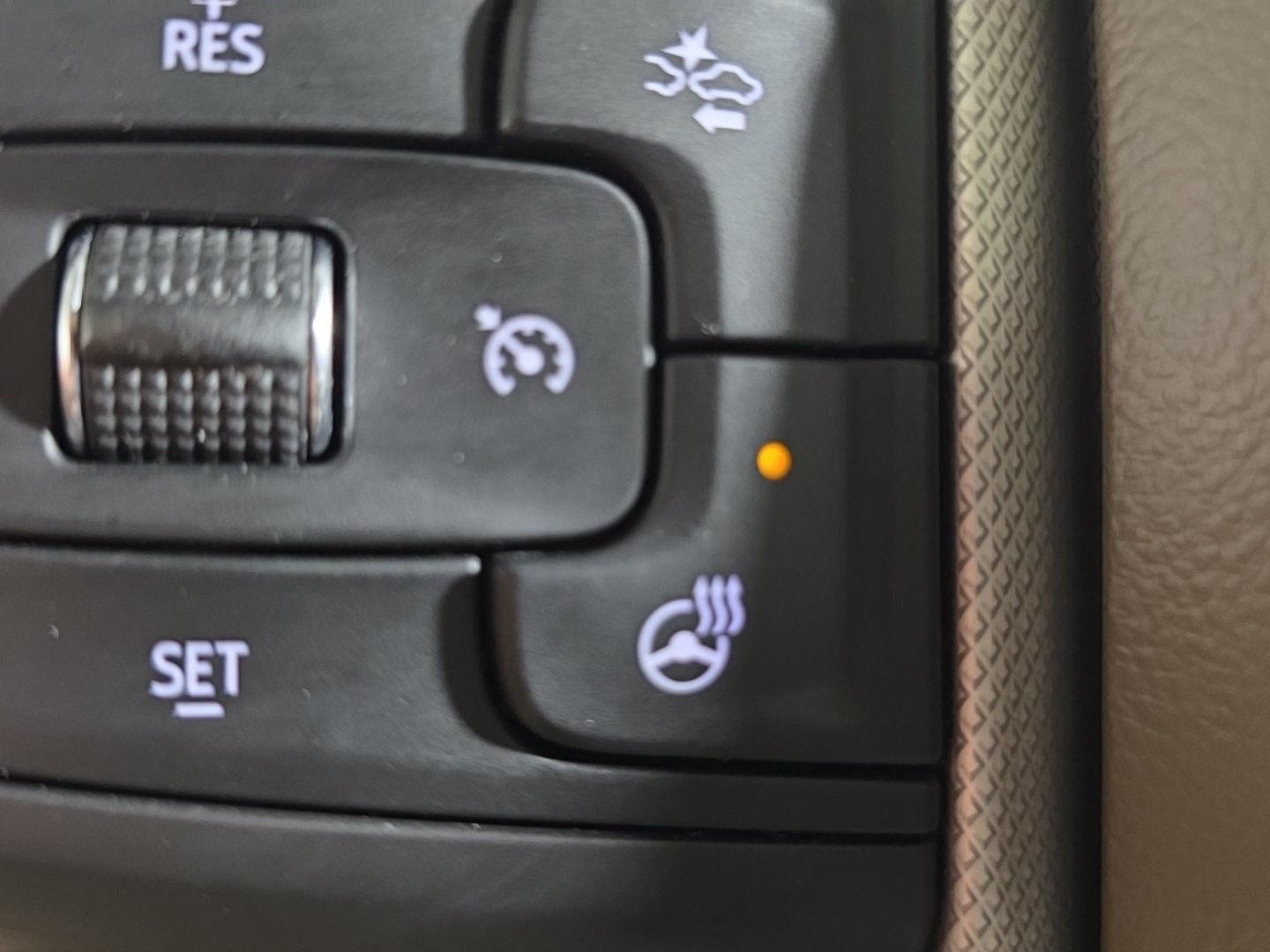 Used 2024 White Frost Tricoat GMC Denali image 17