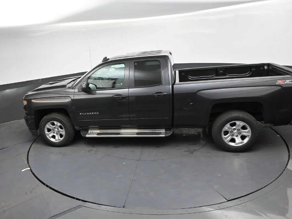 Used 2016 Tungsten Metallic Chevrolet LT image 20