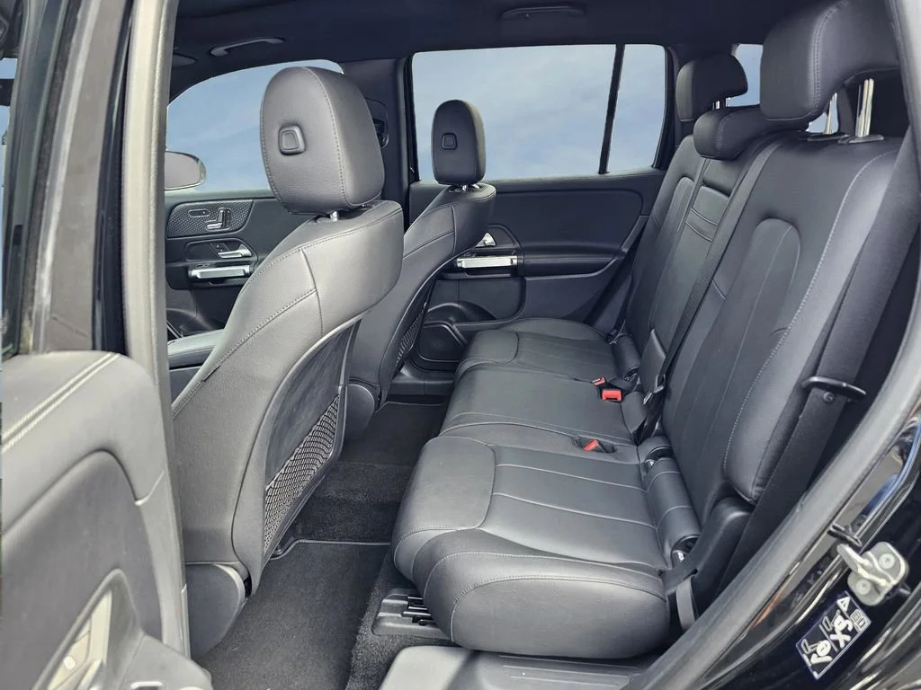 Used 2024  Mercedes-Benz GLB 250 image 32