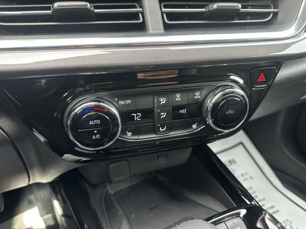 Used 2025 Green Chevrolet ACTIV image 18
