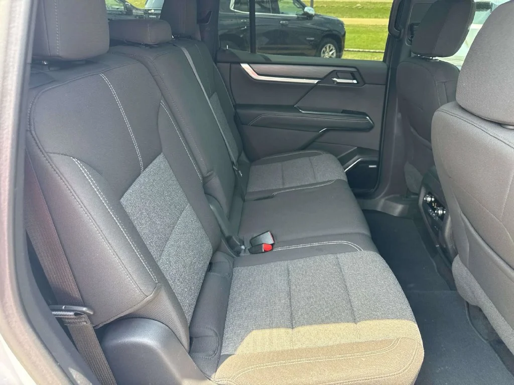 Used 2025 White GMC Elevation image 13