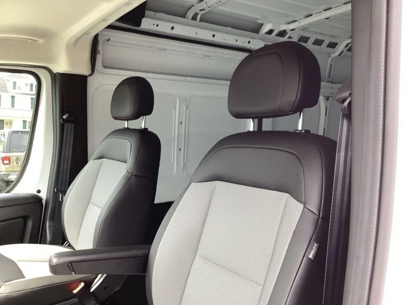 New 2026 Bright White Clear-Coat Exterior Paint RAM High Roof image 20