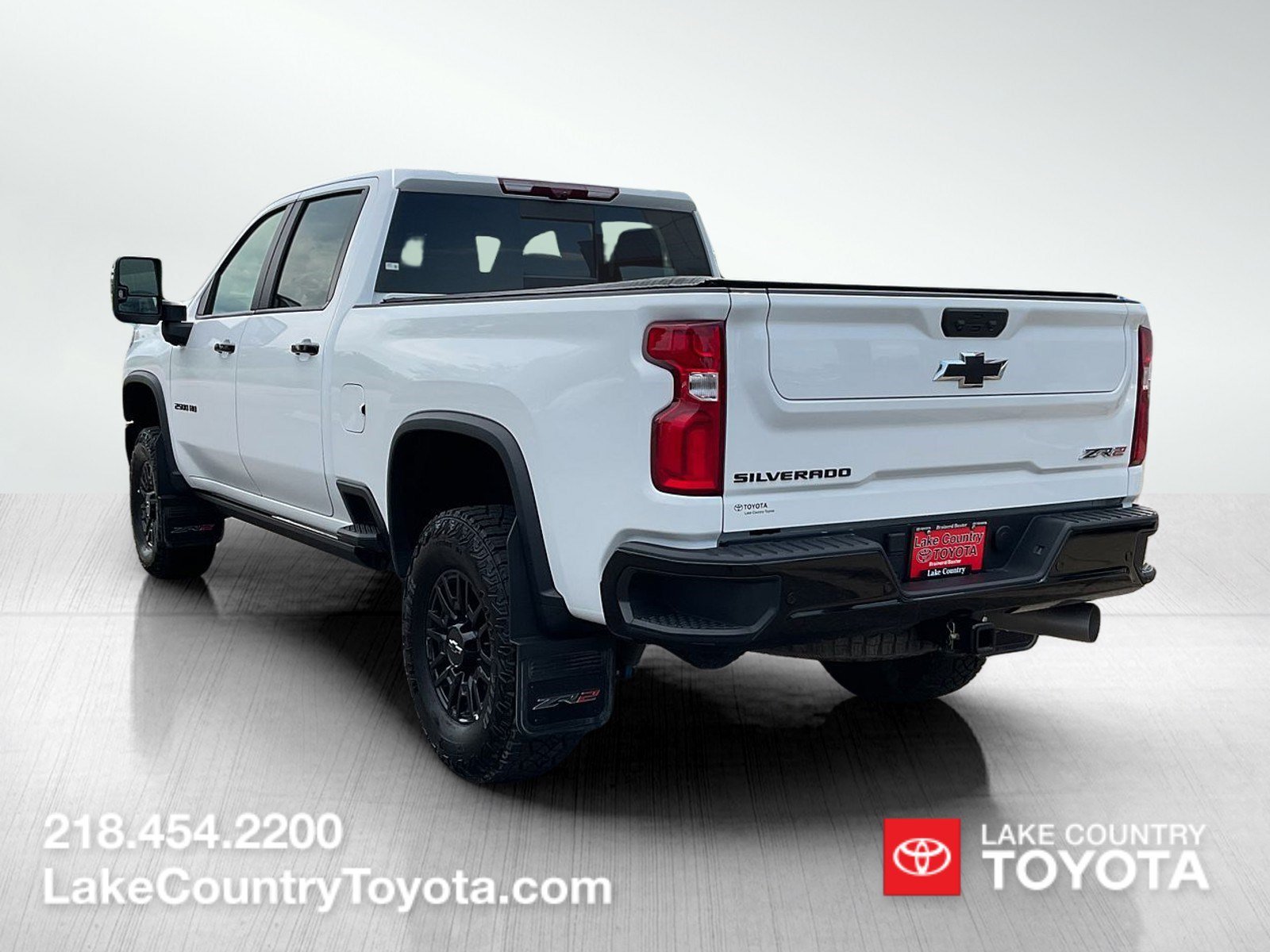 Used 2024 White Chevrolet ZR2 image 3