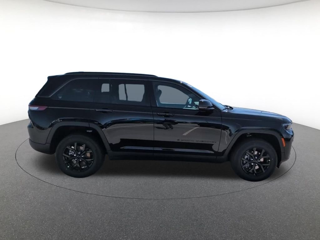 New 2026 Black Jeep Altitude image 4