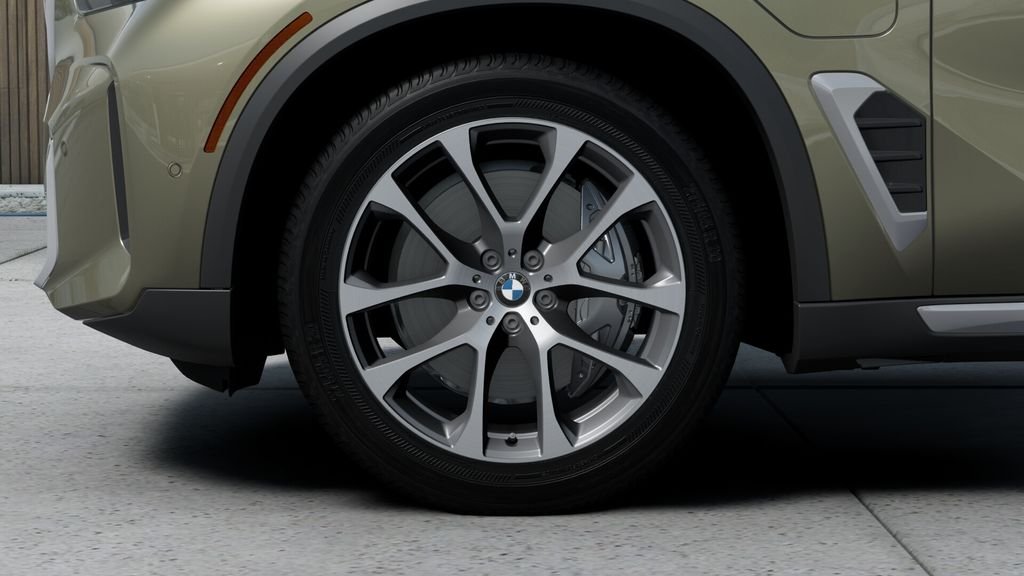 New 2026 Manhattan Green Metallic BMW xDrive50e image 30