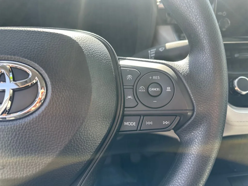 2026 Toyota Corolla Cross L - Photo 19