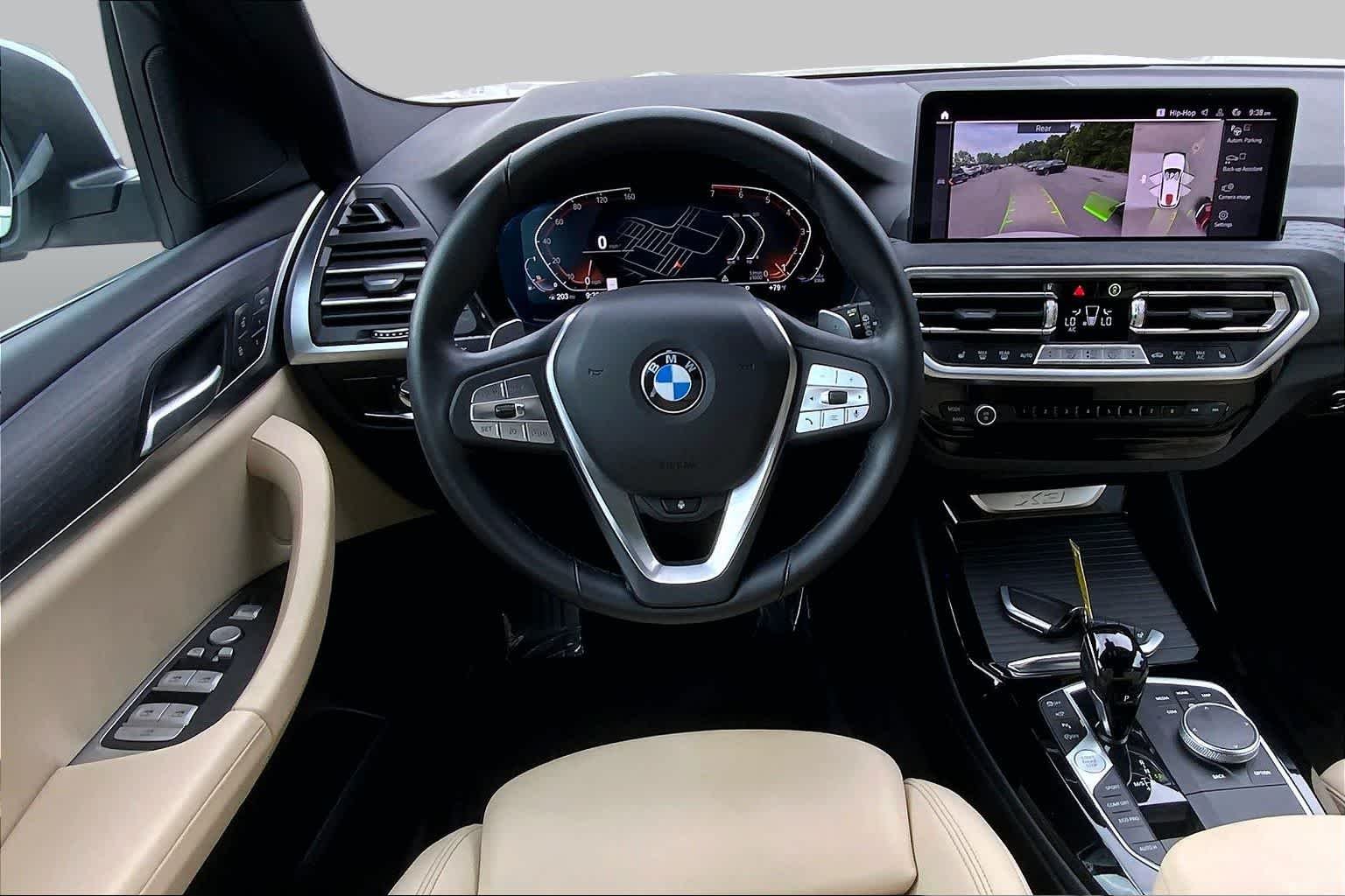 Used 2024 Alpine White BMW sDrive30i image 6