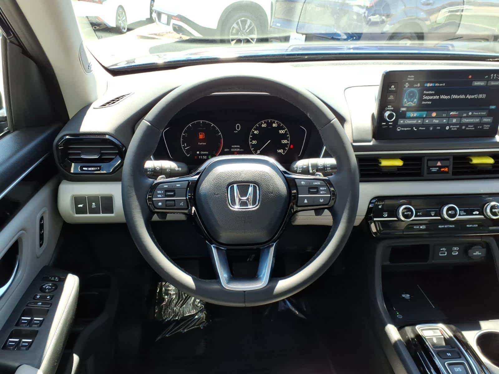 2023 Honda Pilot Touring - Photo 14