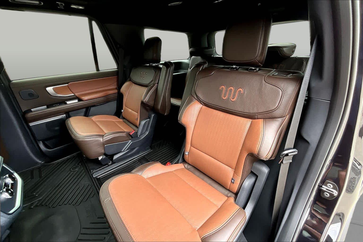 Used 2025 Agate Black Metallic Ford King Ranch image 18