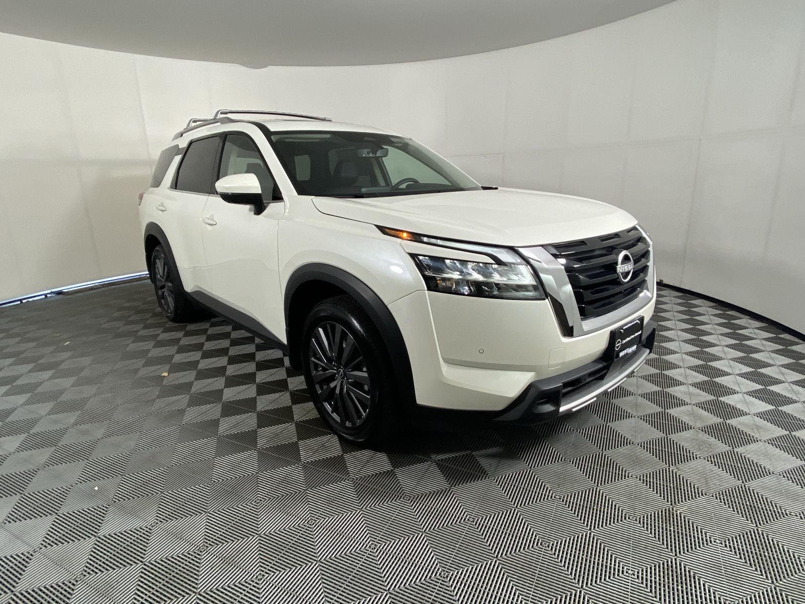 Certified Used 2024 Pearl White Tricoat Nissan SL image 11
