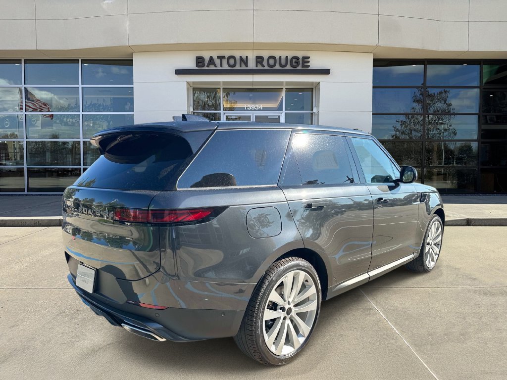 New 2027 Carpathian Grey Land Rover SE image 3