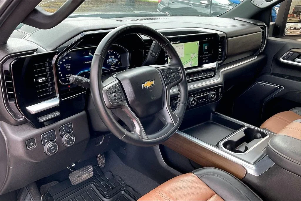 Used 2025 Gray Chevrolet High Country image 14