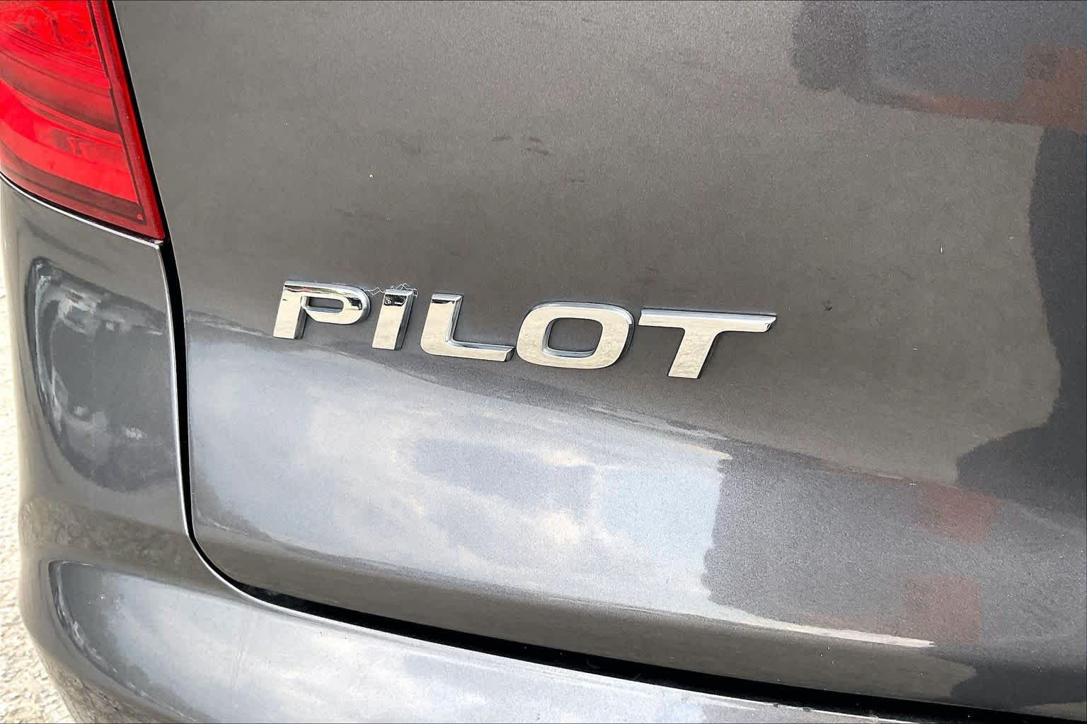 Used 2017  Honda EX image 10