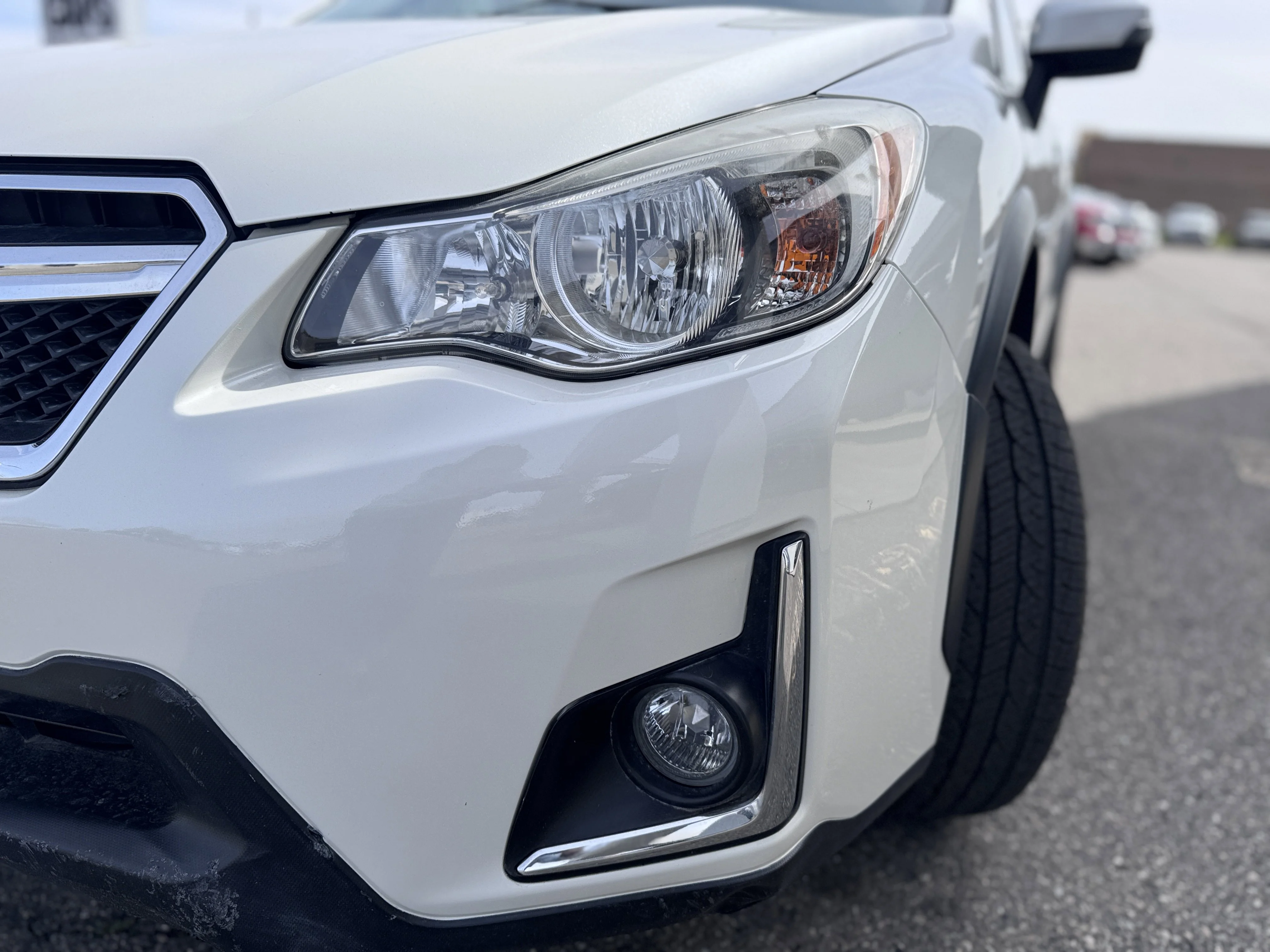 Used 2017 Crystal White Pearl Subaru Limited image 49