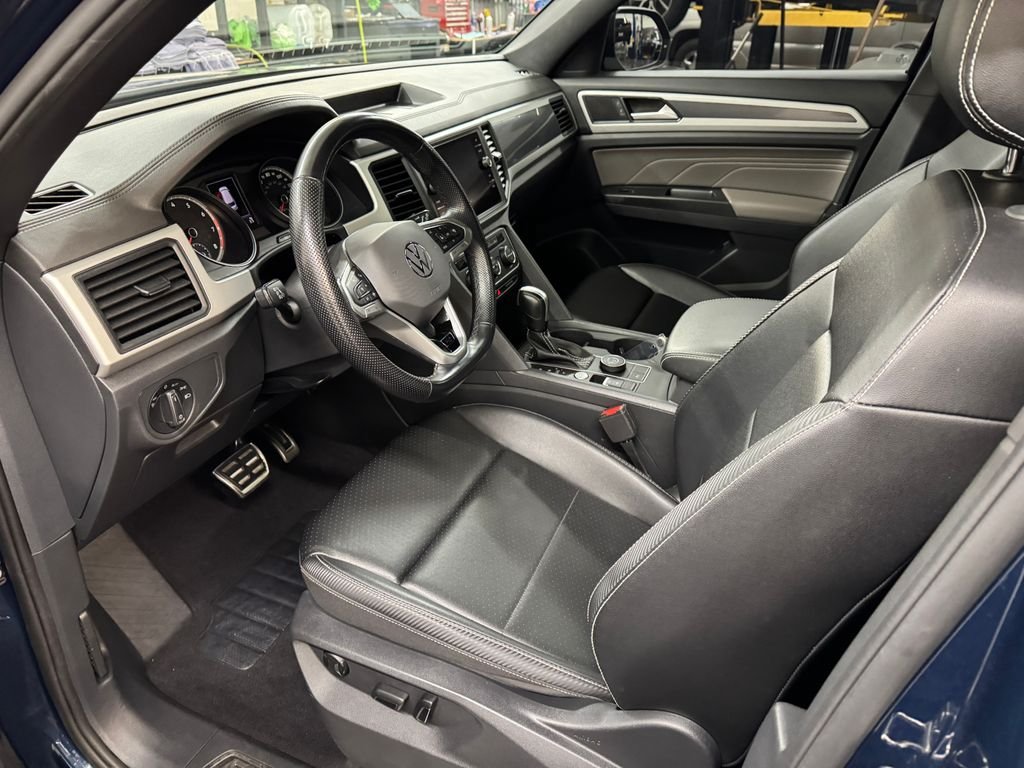 Used 2021 Blue Volkswagen 3.6L V6 SE w/Technology R-Line image 13