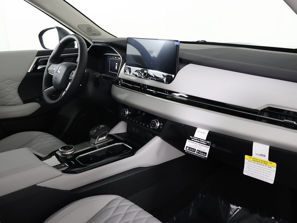 Used 2025 Black Mitsubishi SEL image 31