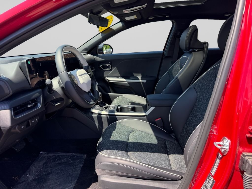2025 Kia K4 GT-Line - Photo 10