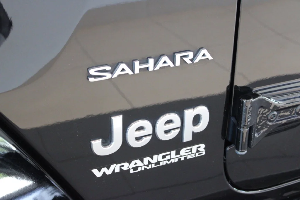 Used 2018 Black Clearcoat Jeep Unlimited Sahara image 39
