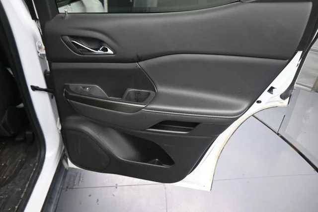 Used 2023 White GMC SLT image 15