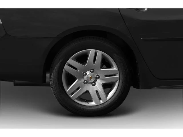 Used 2015 Summit White Chevrolet LT image 15