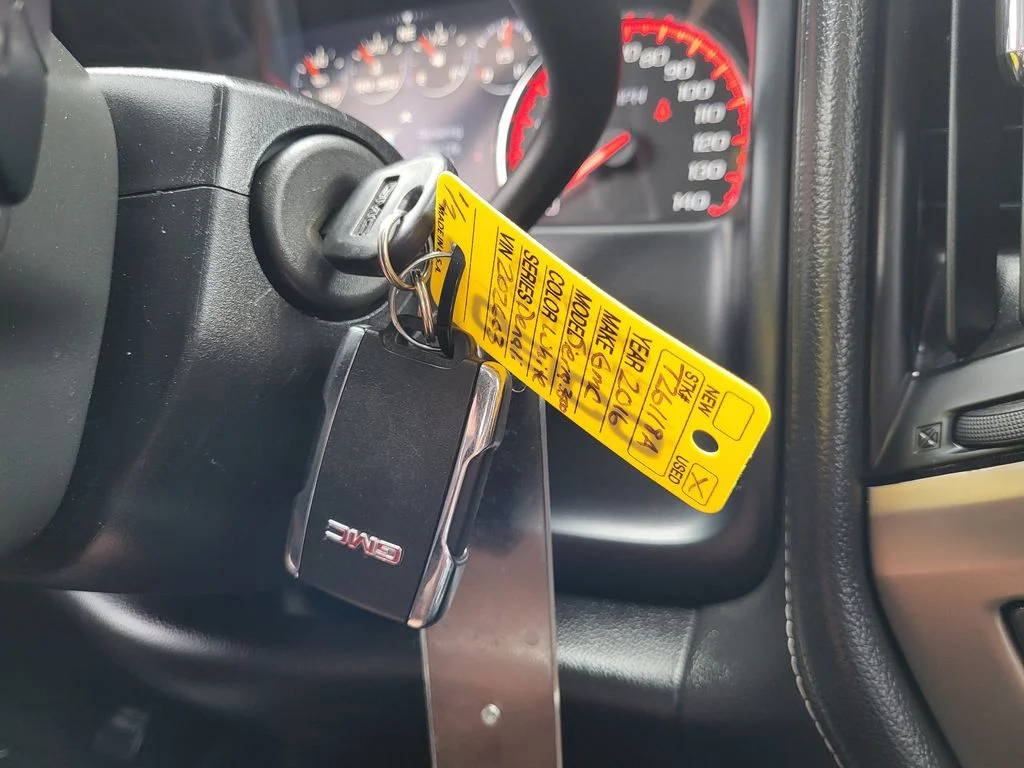 Used 2016 SUMMIT WHITE GMC Denali image 17