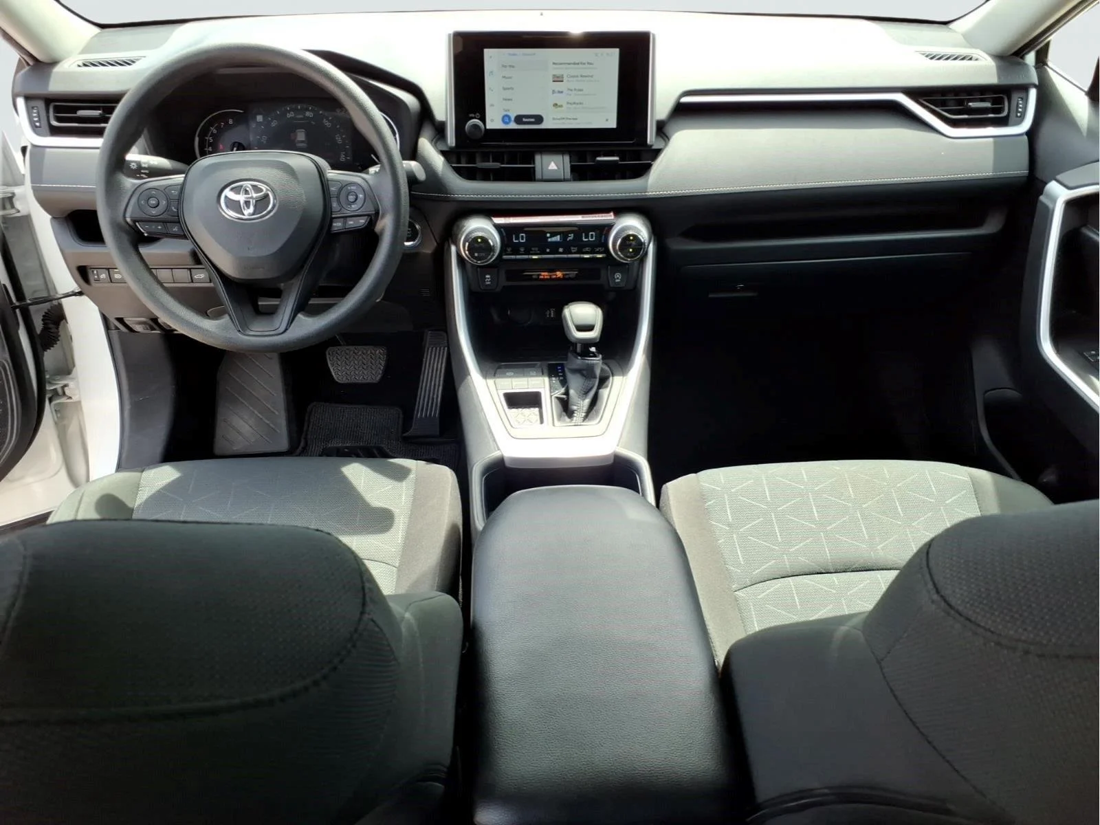 Used 2025 Ice Cap Toyota XLE image 13