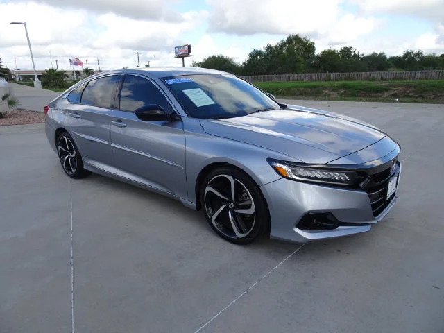 Used 2021 Lunar Silver Metallic Honda Sport image 3