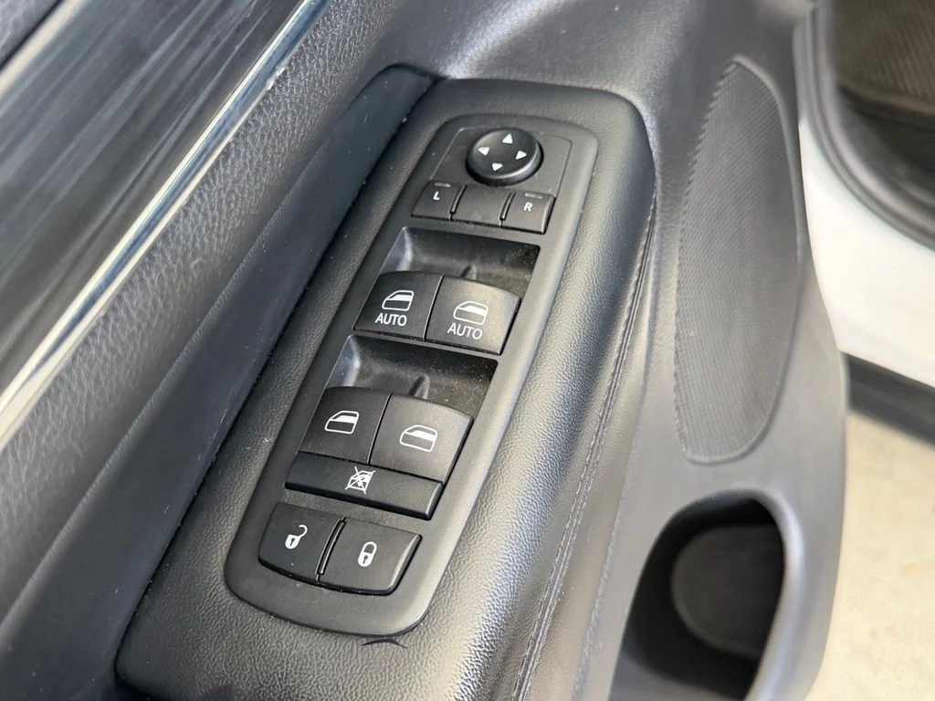 Used 2020 White Jeep Limited image 43