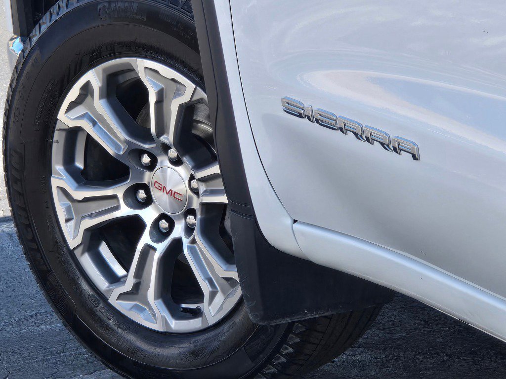 2024 GMC Sierra 1500 SLT - Photo 16