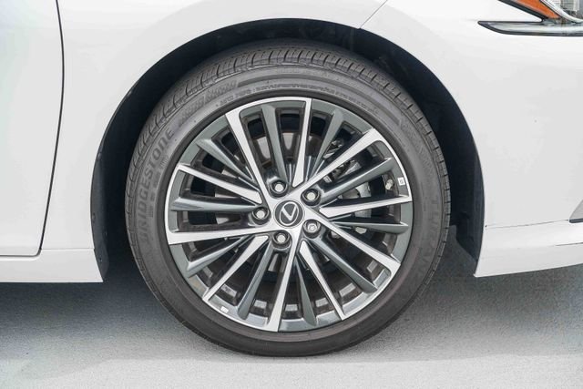 Certified Used 2025 White Lexus 300h image 20
