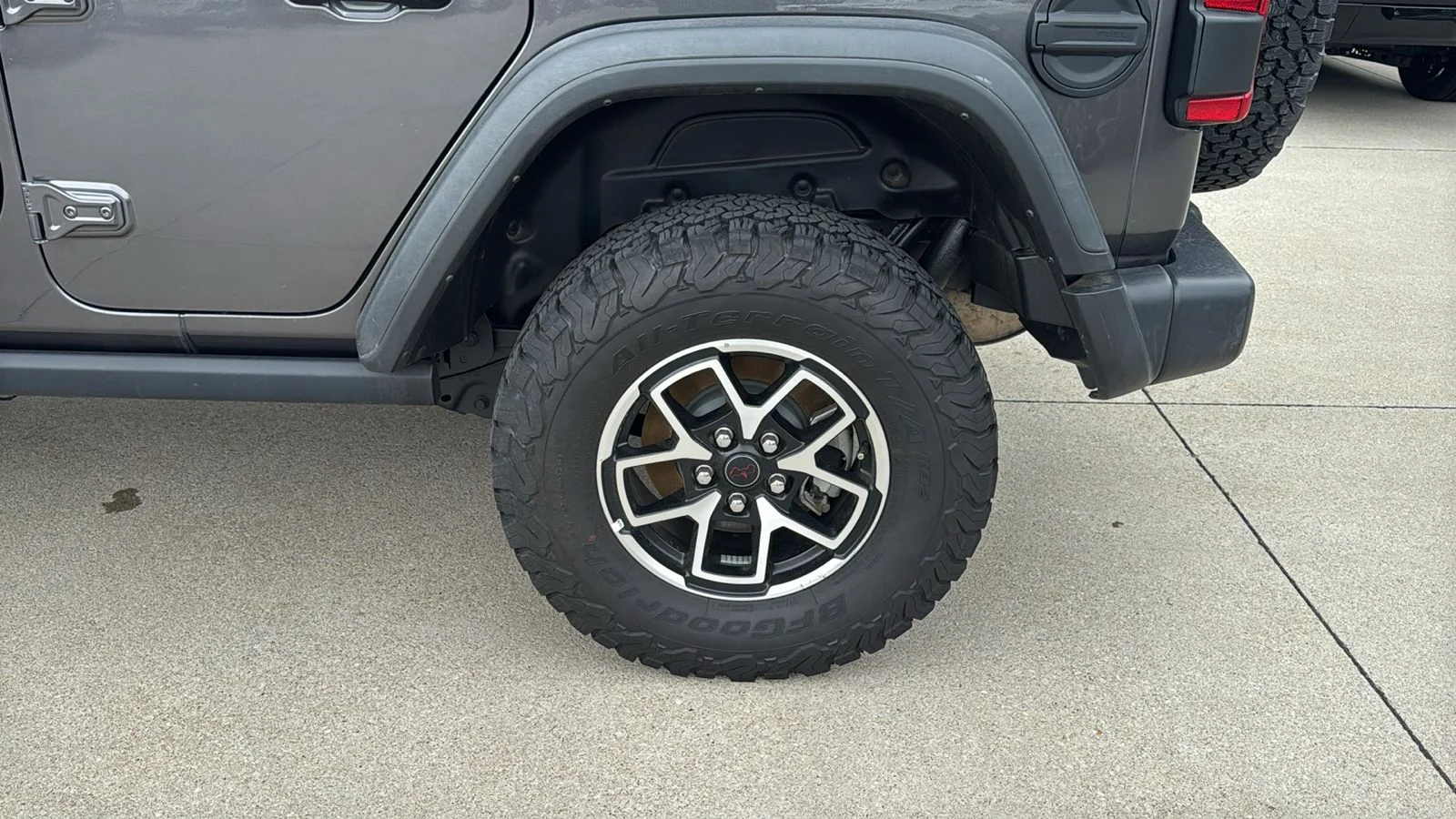 Used 2025 Gray Jeep Rubicon image 10