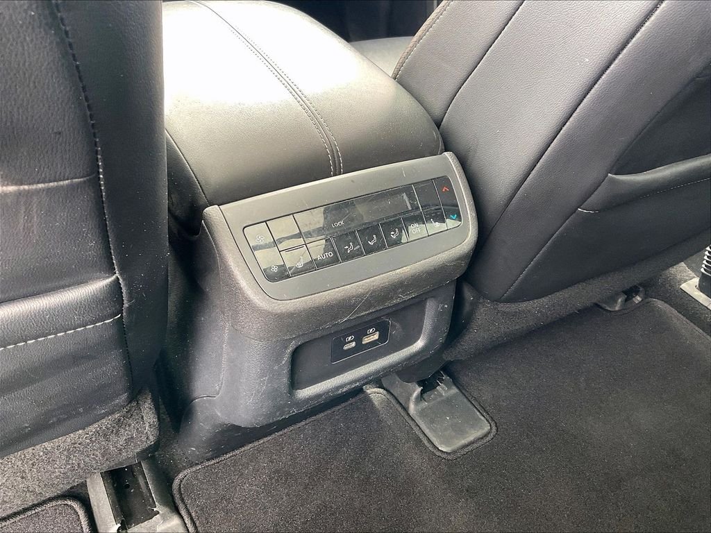 Used 2022 Super Black Nissan SL image 28