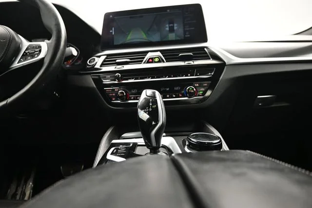 Used 2021 Black BMW M550i xDrive image 12