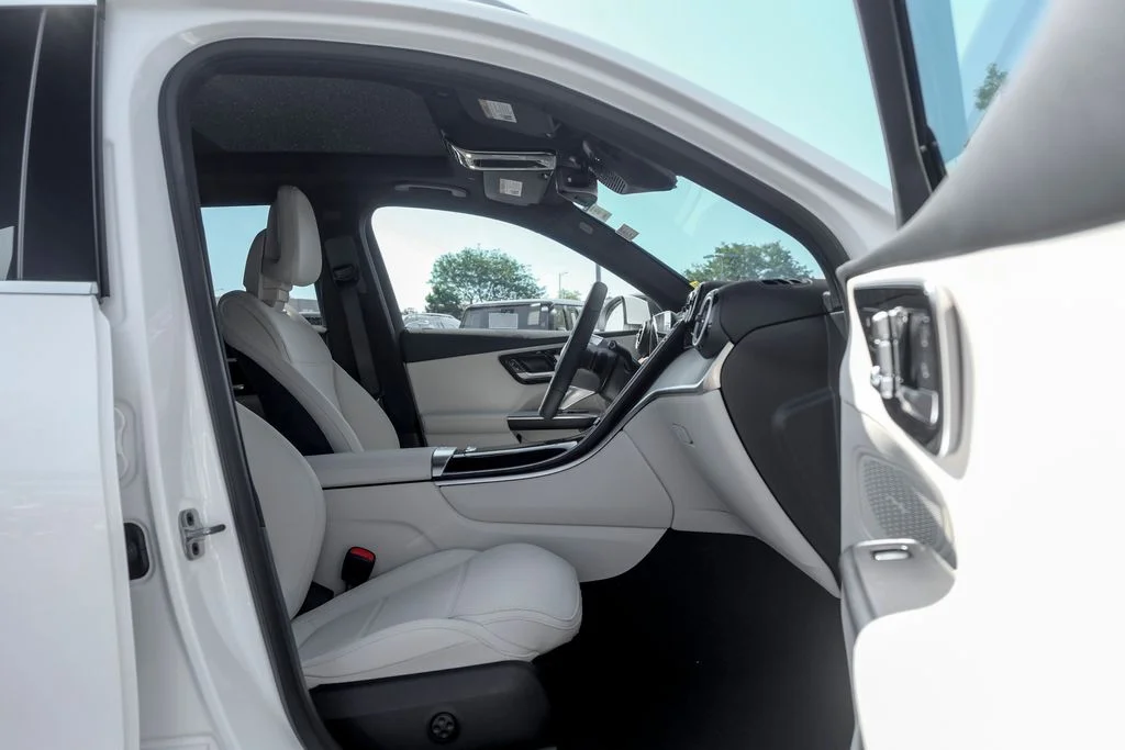 New 2027 Polar White Mercedes-Benz GLC 300 image 20
