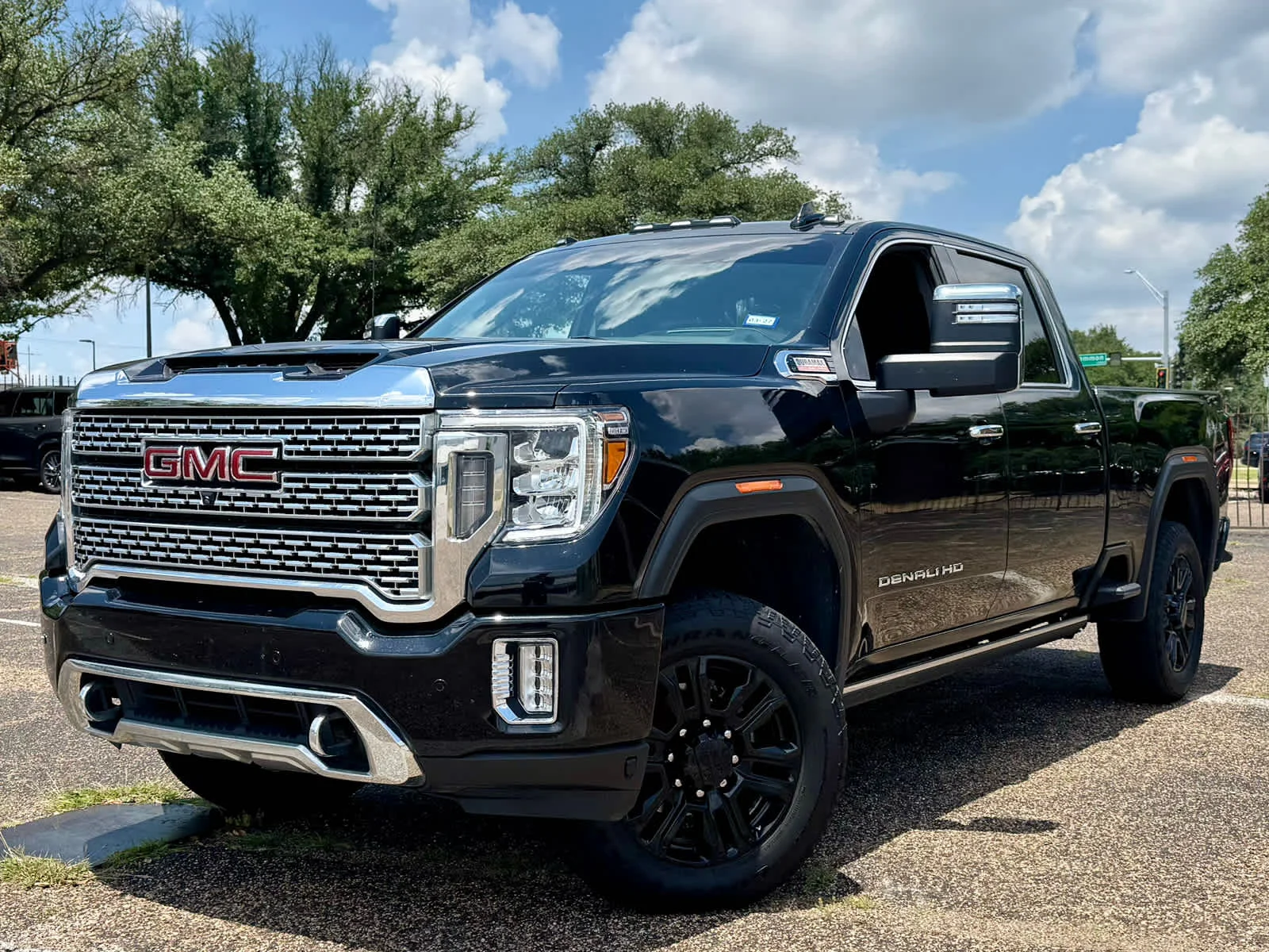 2023 GMC Sierra 4WD Crew Cab Standard Box Denali's photo