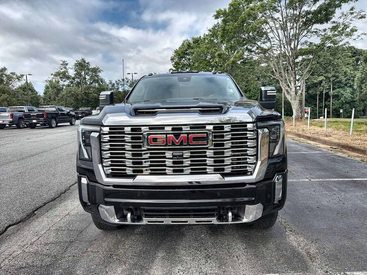 Used 2024 Onyx Black GMC Denali image 3