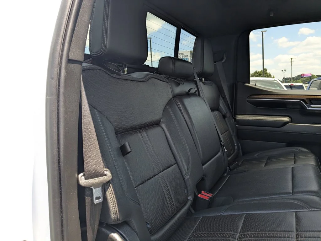 Used 2023 Iridescent Pearl Tricoat Chevrolet High Country image 26