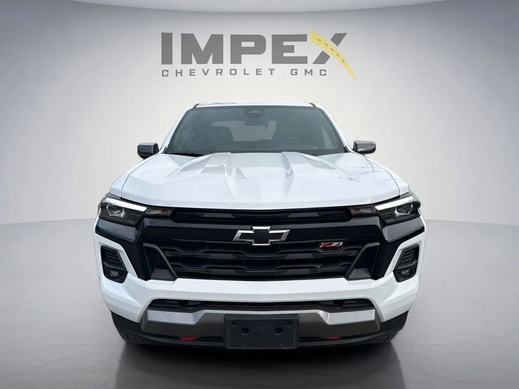 Used 2025 Summit White Chevrolet Z71 image 8