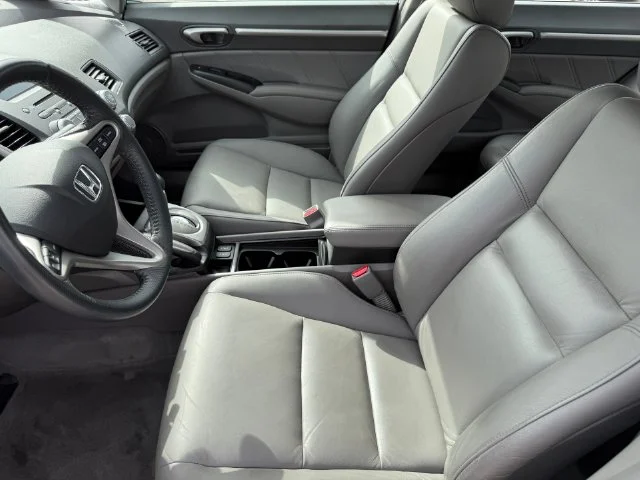 Used 2009 Alabaster Silver Metallic Honda EX-L image 9