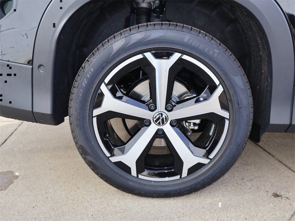 New 2026 Black Volkswagen 2.0T SE image 9