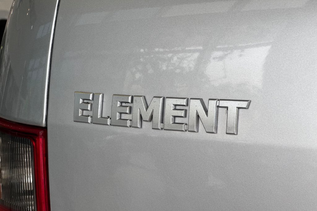 Used 2006 Alabaster Silver Metallic Honda EX-P image 31