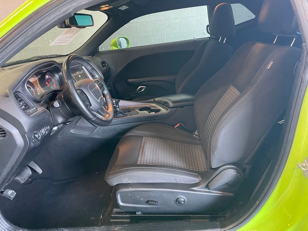 Used 2023 Green Dodge SXT image 10