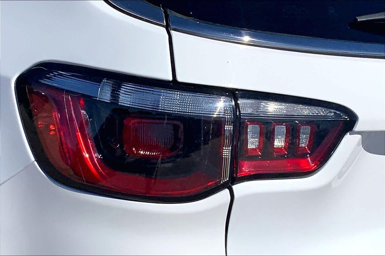 Certified Used 2023 Bright White Clearcoat Jeep Latitude image 29