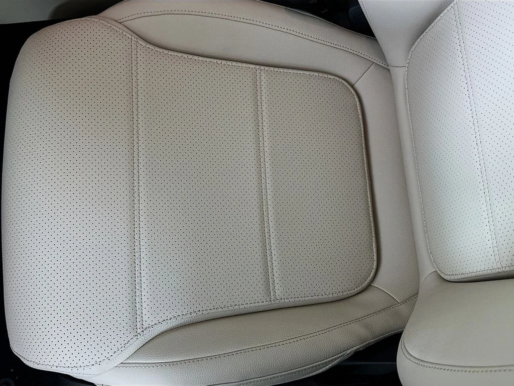 Used 2026 Black Mercedes-Benz GLC 300 image 19