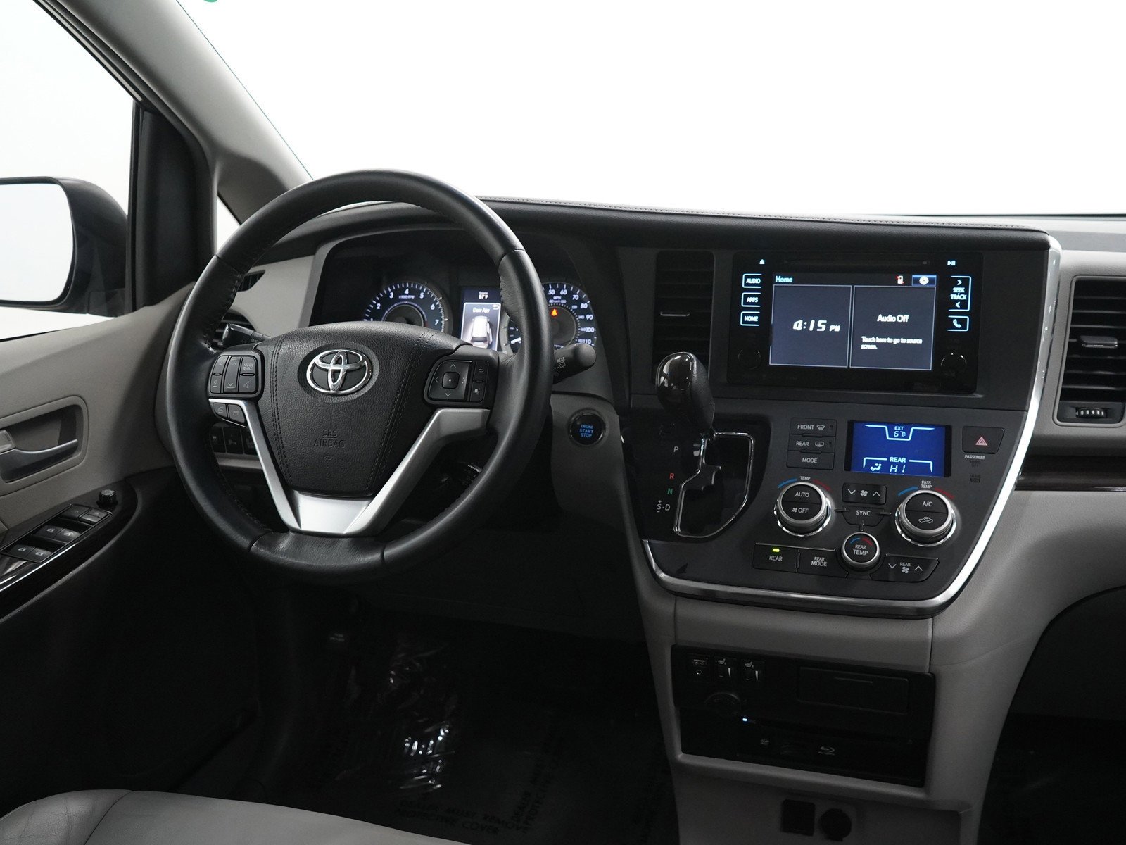 2017 Toyota Sienna XLE Premium - Photo 15