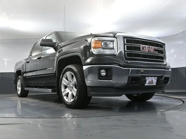 Used 2015 Black GMC SLE image 49