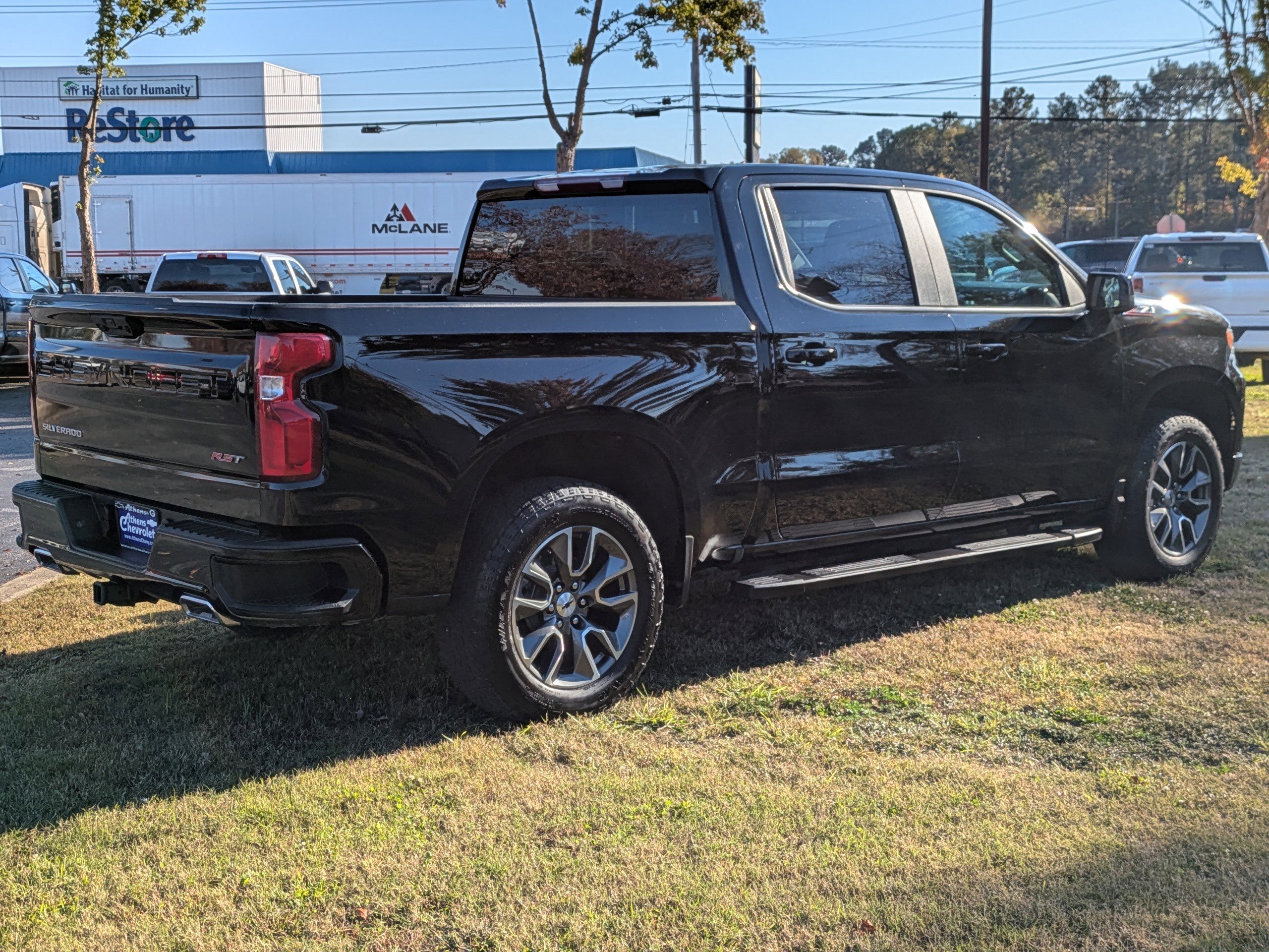 2025 Chevrolet Silverado 1500 RST photo 2