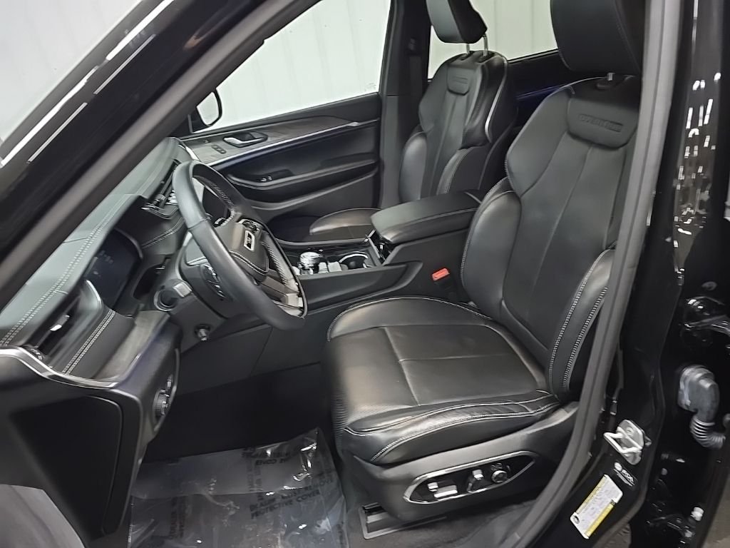 Used 2021 Black Jeep Overland image 31
