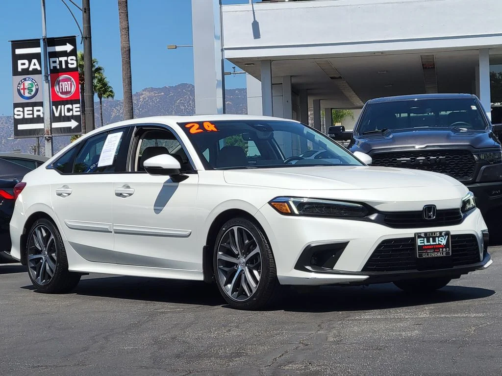 Used 2024 White Honda Touring image 32